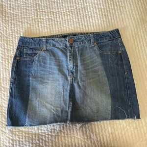 Woman’s denim skirt size 30